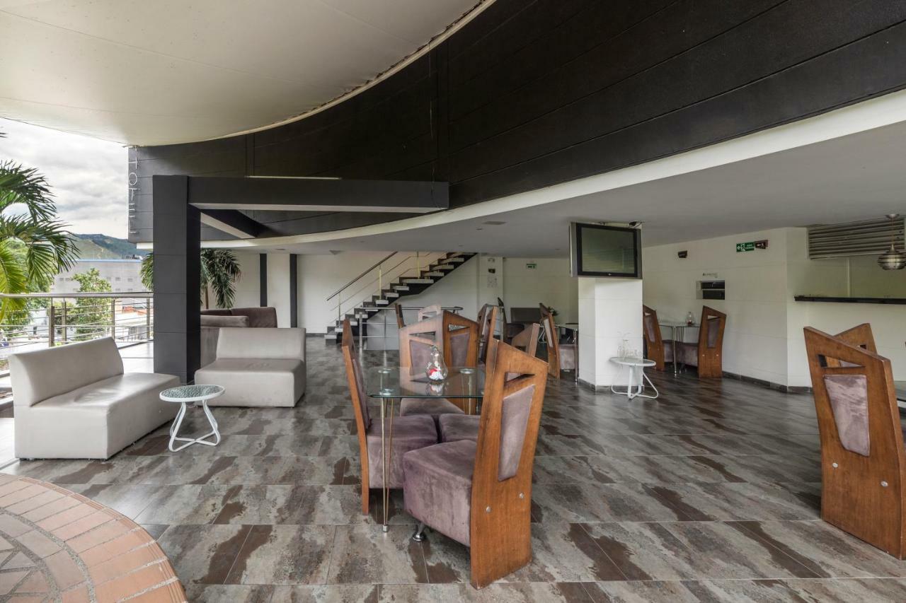 Ayenda 1236 Platinum Plaza Hotel Меделин Екстериор снимка