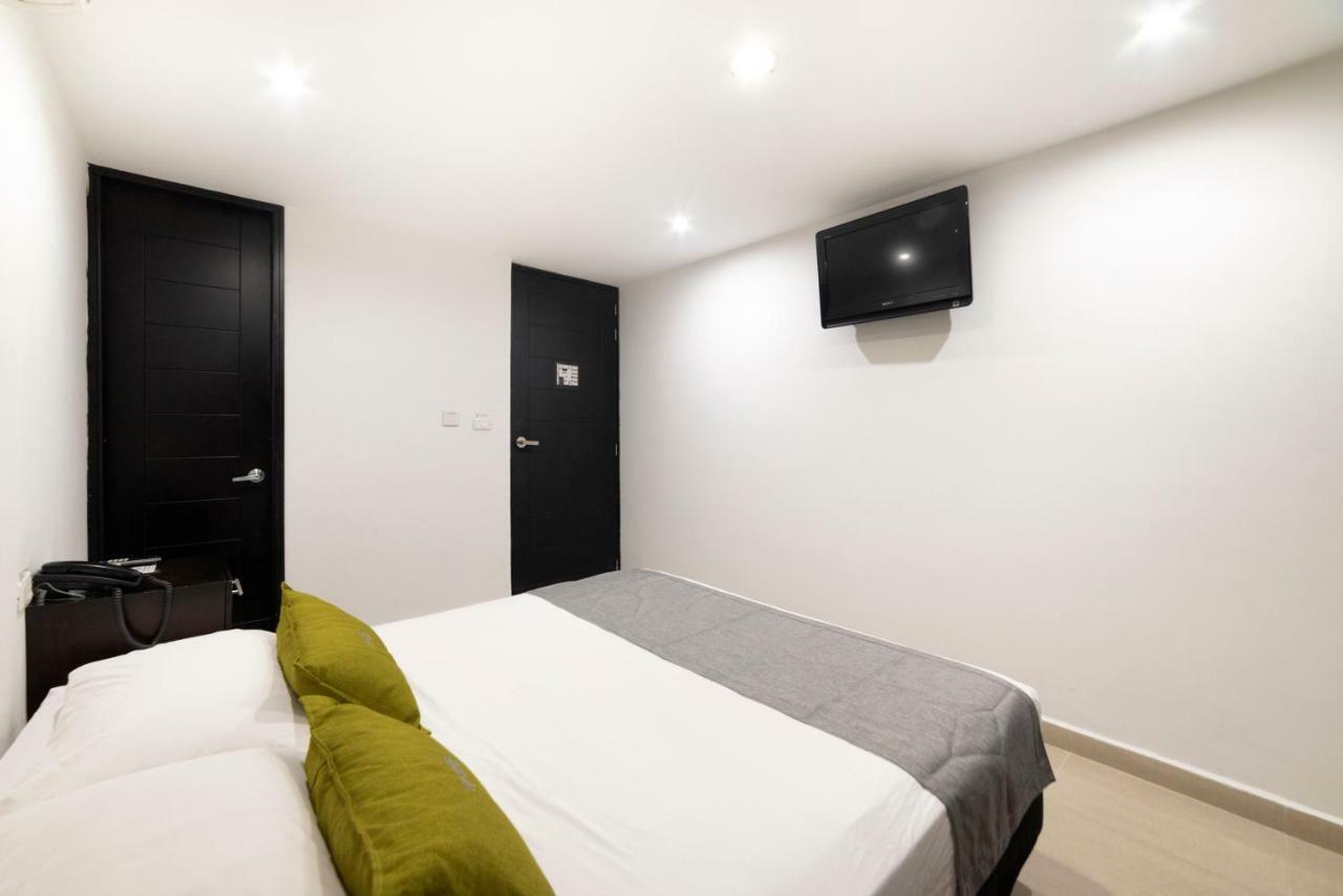 Ayenda 1236 Platinum Plaza Hotel Меделин Екстериор снимка